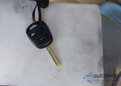 2004 Lexus Es 330 z USA, uszkodzony, nr VIN JTHBA30G945044977